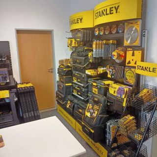Nové zboží naskladněno - těšíme se na Vaši návštěvu 🛠️⚒️⚙️ #nářadí #stanleytools #dílna #uloznesystemy #tstak #vrtačky